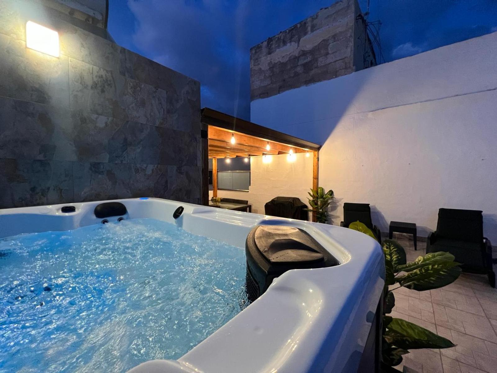 Luxury House *